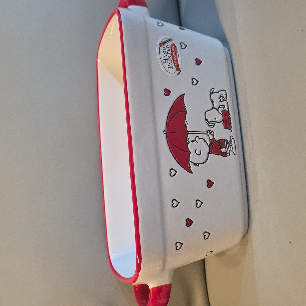 Peanuts Charlie Brown with Umbrella Snoopy eating ceramic loaf pan NEW
